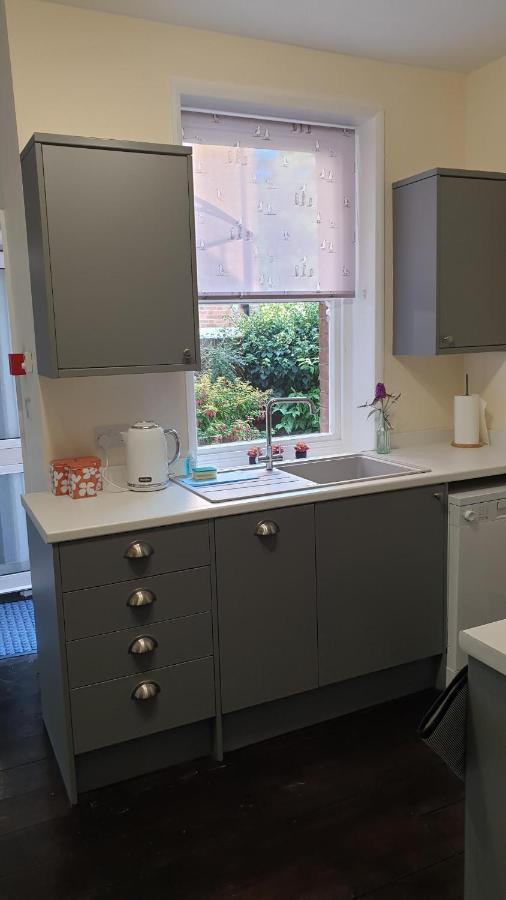 Beautiful Garden Apartment In Leafy St Leonards 5 Mins To Beach Exterior photo
